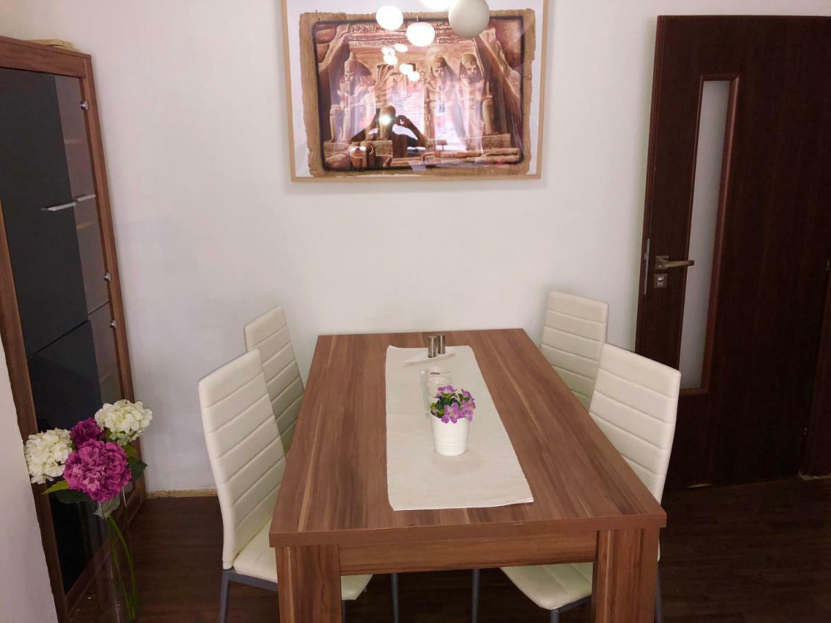 Apartman V Centru Mostu Apartment Exterior photo